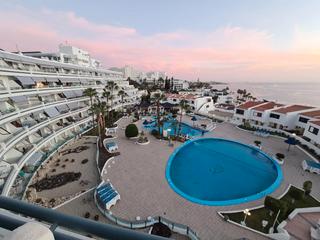 Appartement à San Eugenio Bajo. Exclusivo ático - ¡una rara joya costera!