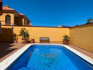 Casa aparellada a Playa del Duque. Exclusiva villa pareada en el duque, costa adeje