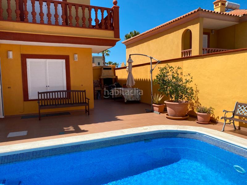 Foto 910f98c8-f159-41a3-9d04-c6e8bf5844af. Casa pareada exclusiva villa pareada en el duque, costa en Adeje