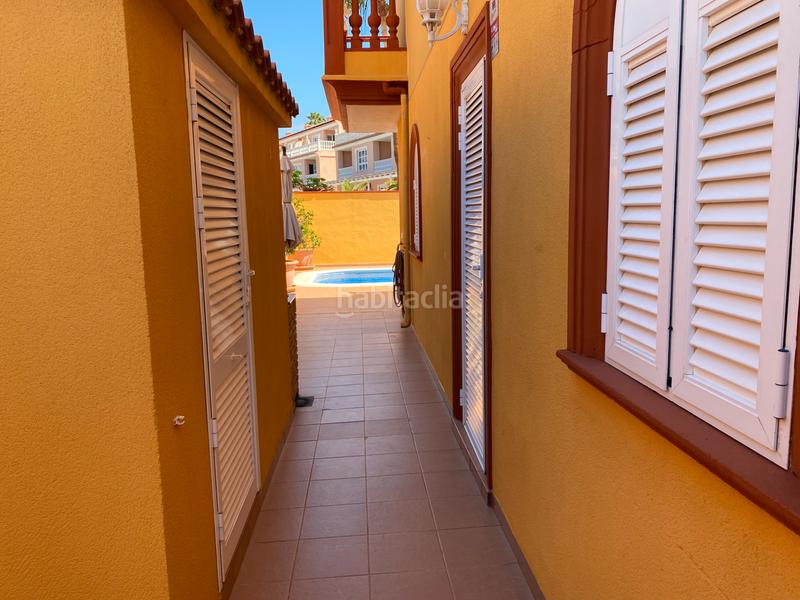 Foto db645536-4b44-4dc5-bab8-cd7e8ee0e05b. Casa pareada exclusiva villa pareada en el duque, costa en Adeje