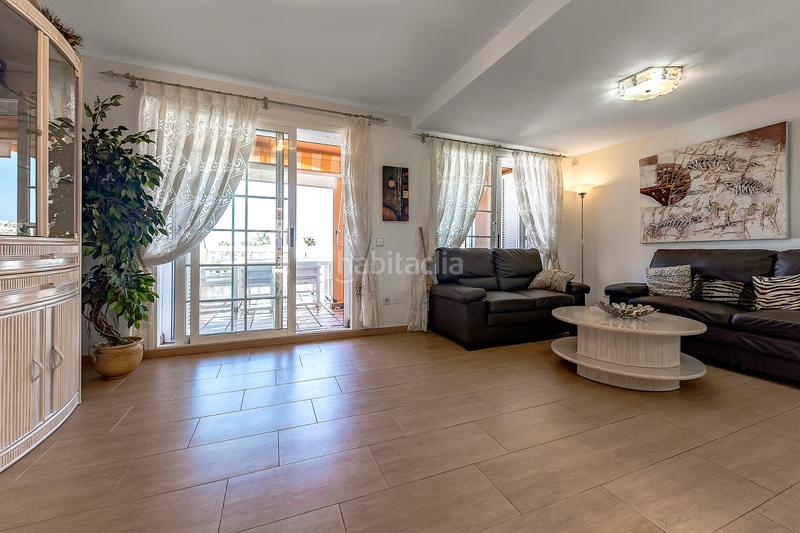 Foto 160739f2-1b3b-44a9-9da0-12766590bf42. Semi detached house with parking pool in Playa del Duque Adeje