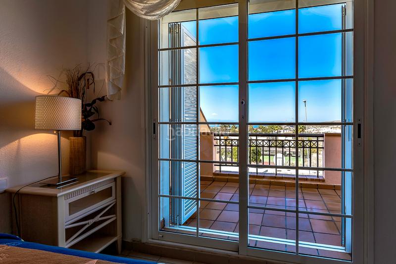 Foto 1ca92913-957c-41c7-baad-c95bee8d8012. Semi detached house with parking pool in Playa del Duque Adeje