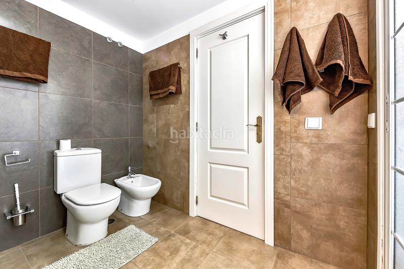 Foto 5bf1fda6-a44a-4f14-9002-159e70f8c2a5. Semi detached house with parking pool in Playa del Duque Adeje