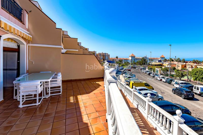 Foto 6d1e72a2-078d-4b5a-b1fc-3aba5bdf0525. Semi detached house with parking pool in Playa del Duque Adeje