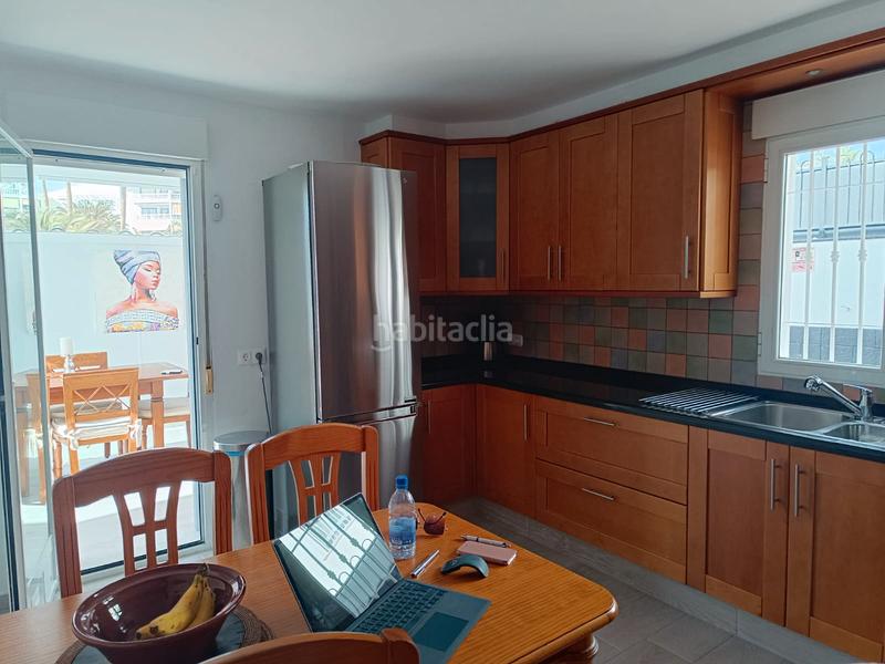 Foto 125bd74e-8d7e-4674-9048-e17e9de8354e. Casa adosada villa adosada de esquina con piscina privada en Arona