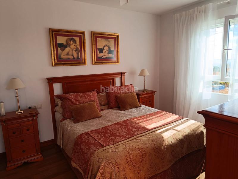 Foto 5e873e6d-6c90-4355-80c0-b921f1cb1f87. Casa adosada villa adosada de esquina con piscina privada en Arona