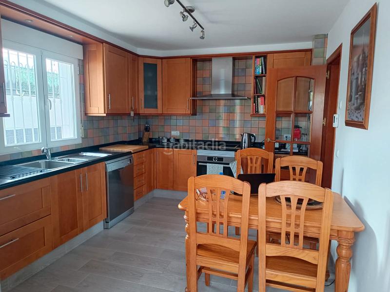 Foto 83324a7f-42a2-421d-a1b6-27b185deaccd. Casa adosada villa adosada de esquina con piscina privada en Arona