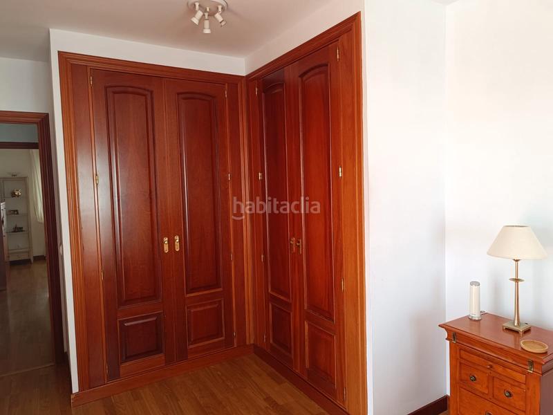 Foto b16cc663-69cb-420b-aacb-f59a16730ef6. Casa adosada villa adosada de esquina con piscina privada en Arona