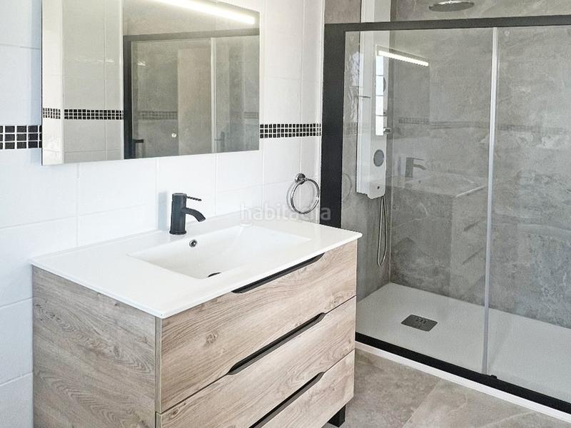 Foto 406c6f52-6b42-4bed-9492-ad6471a6f0ae. Àtic amb piscina a Playa de Fañabé Adeje