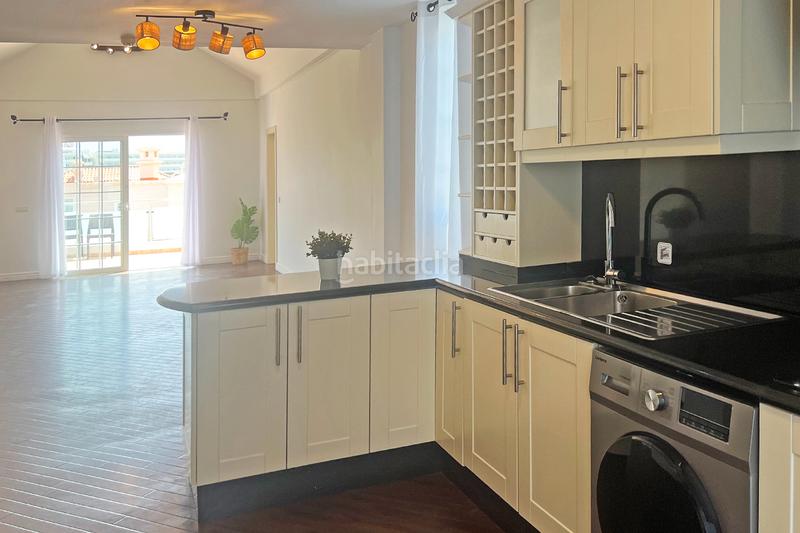 Foto d0bfa2c6-dcb5-4ac7-a87c-a552fbb6a193. Àtic amb piscina a Playa de Fañabé Adeje