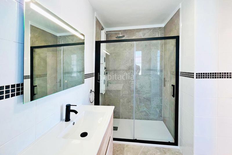 Foto f273f3a4-4757-45af-b46e-072adea0e3fa. Àtic amb piscina a Playa de Fañabé Adeje