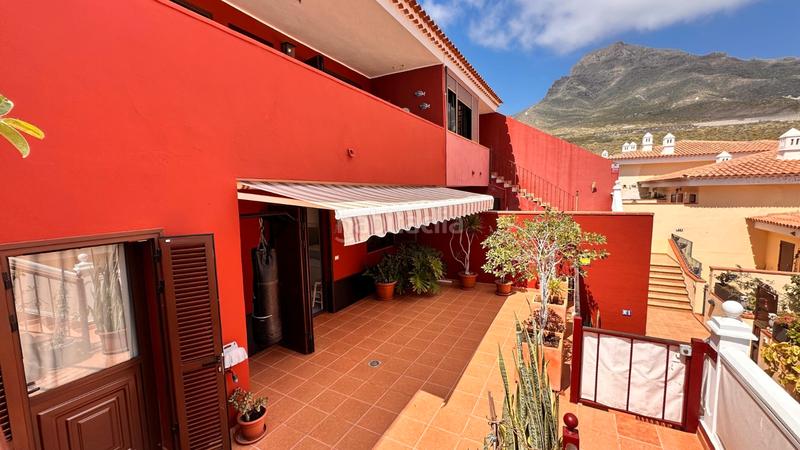 Foto 415ed003-ae8c-449d-ab41-b6322e1d8e60. Casa a schiera con parcheggio piscina in Playa Fañabé Alto Adeje