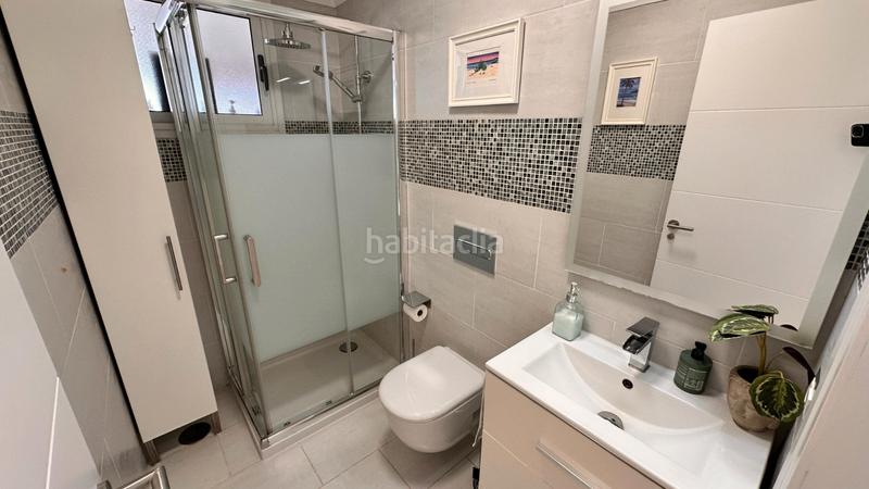 Foto 924e4704-9a31-4264-a9f1-567dde1ccc4b. Casa a schiera con parcheggio piscina in Playa Fañabé Alto Adeje