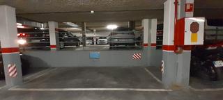 Aparcament cotxe a Calle de Berrocal 9