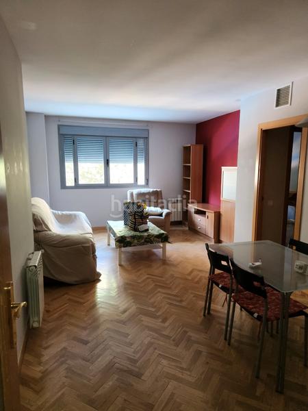Foto 1e7bbb02-abff-4fd7-a867-978c83962fb0. Piso 2 dormitorios, 2 baños dos plazas de garaje trastero piscina en Madrid