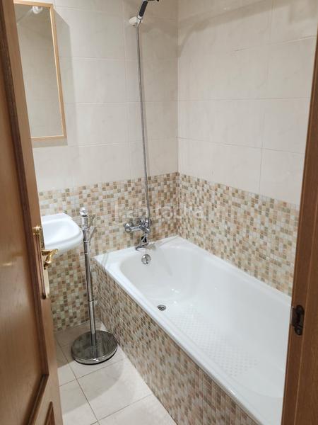 Foto 9ccb5e40-96f8-4e3b-ba5e-0a39d7ea723b. Piso 2 dormitorios, 2 baños dos plazas de garaje trastero piscina en Madrid