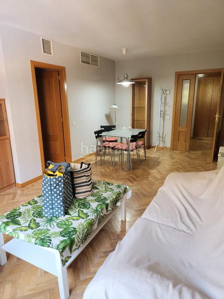 Foto b51c5fdd-87c4-4882-9b97-b11f08e562b8. Piso 2 dormitorios, 2 baños dos plazas de garaje trastero piscina en Madrid