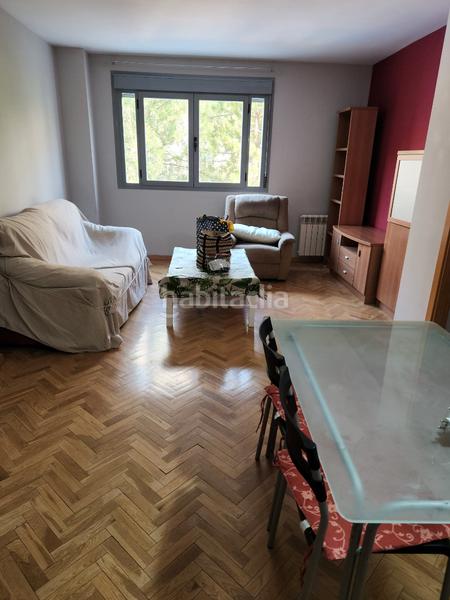 Foto b68f5056-216e-4864-8f66-3989b54bb6bb. Piso 2 dormitorios, 2 baños dos plazas de garaje trastero piscina en Madrid