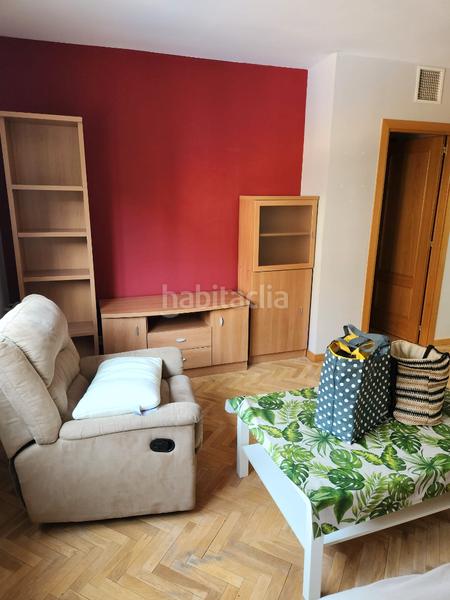 Foto ed37399b-6200-4d37-97c9-147cf7d2daef. Piso 2 dormitorios, 2 baños dos plazas de garaje trastero piscina en Madrid