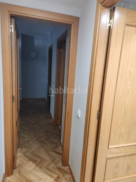 Foto f597af6e-e6e2-4338-b959-34916439cc1e. Piso 2 dormitorios, 2 baños dos plazas de garaje trastero piscina en Madrid