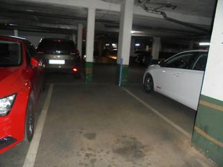 Car parking in Calle de Berrocal 3