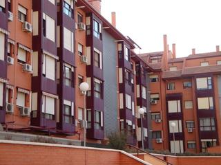 Pis  Avenida de los rosales. 3 dormitorios, 2 baños,  ascensor garaje piscina