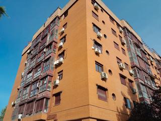 Piso  Calle tuya. 3 dormitorios, 2 baos, ascensor, garaje piscina