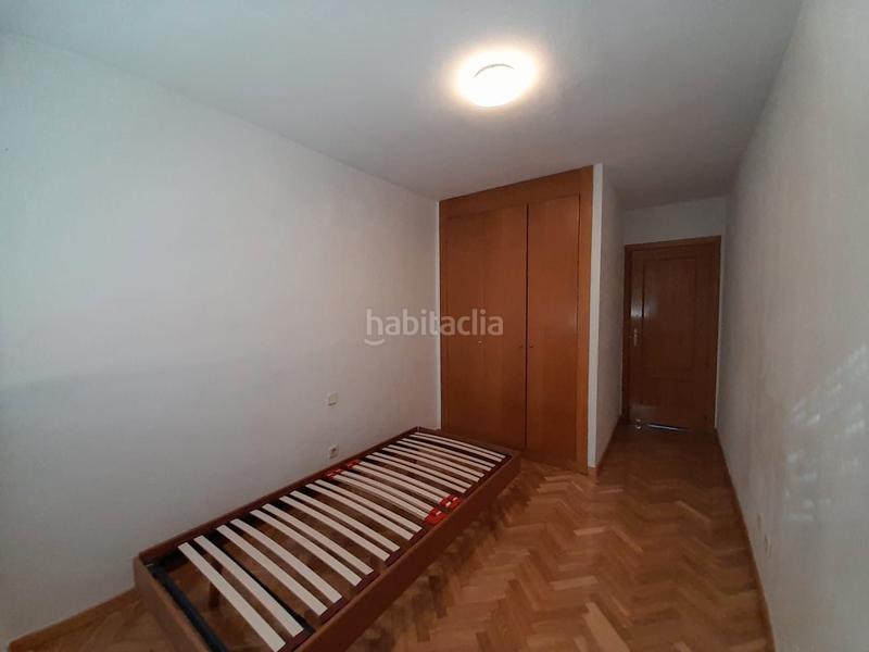 Foto 4f61ea5d-472e-4eb2-9651-2c8c8b0bb0d3. Pis amb calefacció aparcament piscina a Butarque Madrid