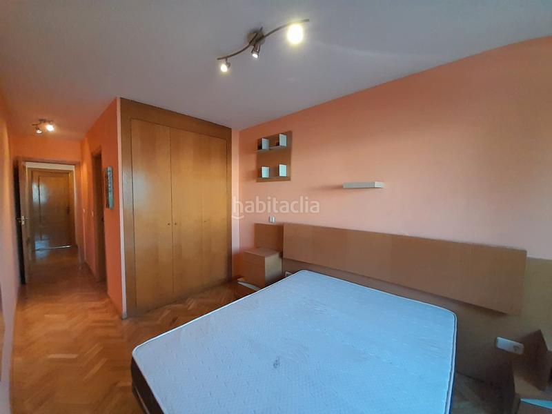 Foto a812bb55-f8fa-4f05-8611-d120aeb8bc48. Pis amb calefacció aparcament piscina a Butarque Madrid
