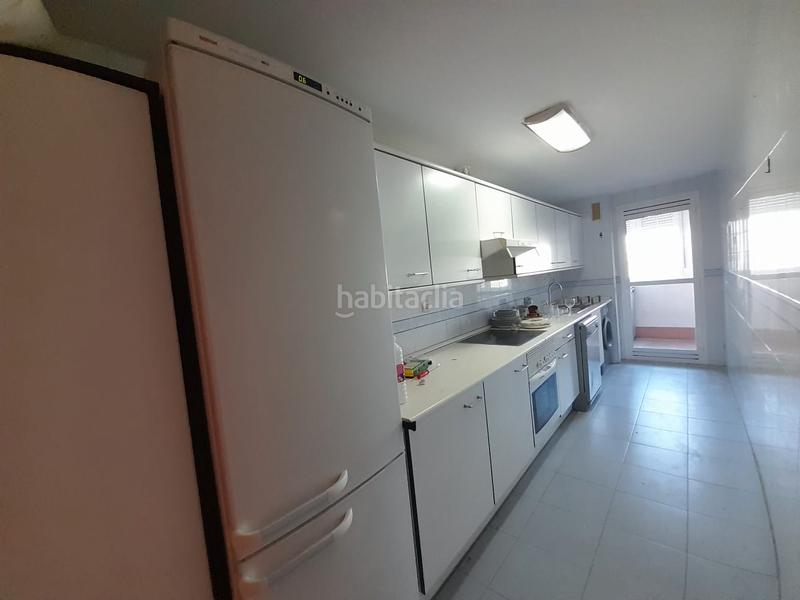 Foto cbbad237-48e2-49b0-841b-96b95ffe05d4. Pis amb calefacció aparcament piscina a Butarque Madrid