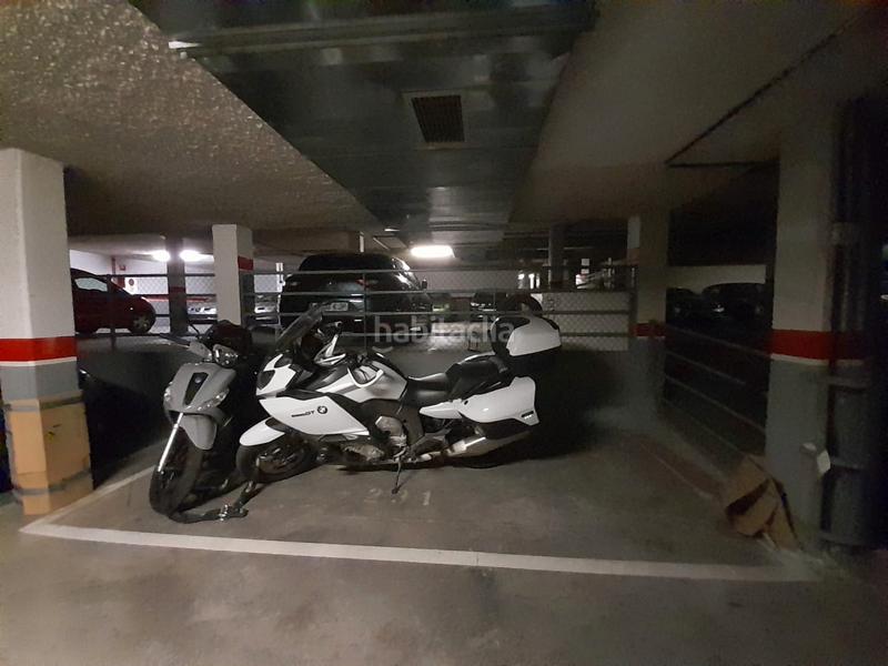 Foto 2243caab-bed5-4654-9eca-d804d5c44c44. Parking voiture dans calle de berrocal 9 dans Butarque Madrid