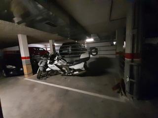 Aparcament cotxe a Calle de berrocal 9. Plaza en urbanización privada con vídeo-cámaras