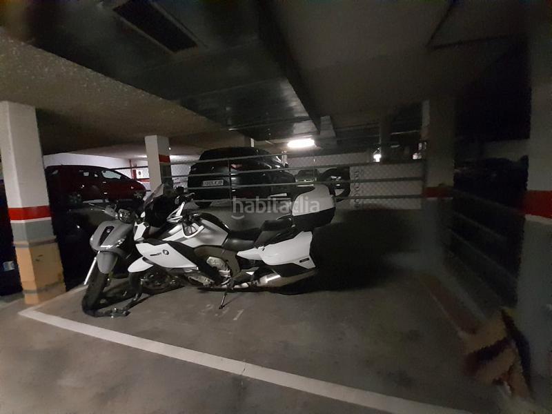 Foto e1a9e855-3886-4948-9fd7-74a65f5a1b27. Parking voiture dans calle de berrocal 9 dans Butarque Madrid