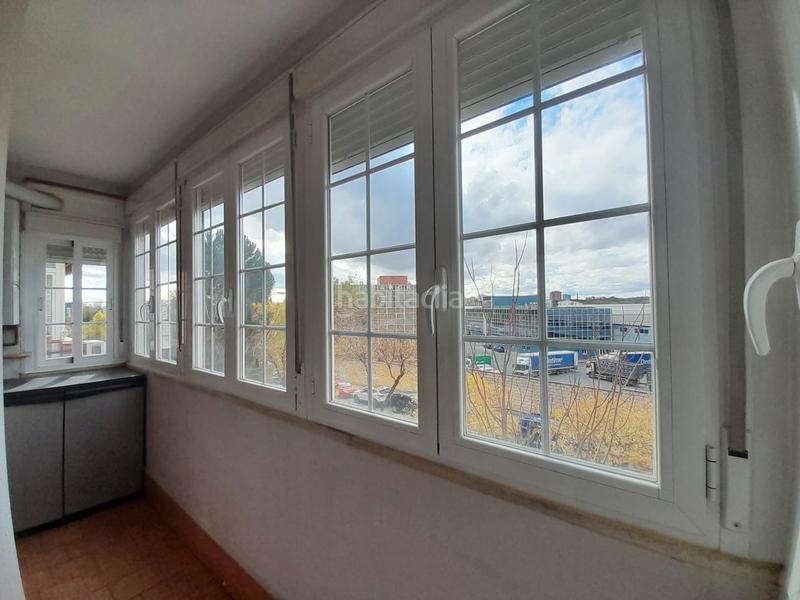 Foto 5504ca84-5eae-4133-bc52-a32dcf7e46e2. Piso 3 dormitorios 2 baños ascensores garaje trastero piscina en Madrid