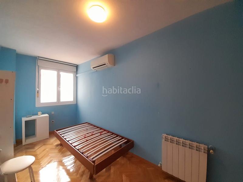 Foto b2a7f0db-bd6e-4ff5-9655-66a6b8dc9afe. Piso 3 dormitorios 2 baños ascensores garaje trastero piscina en Madrid