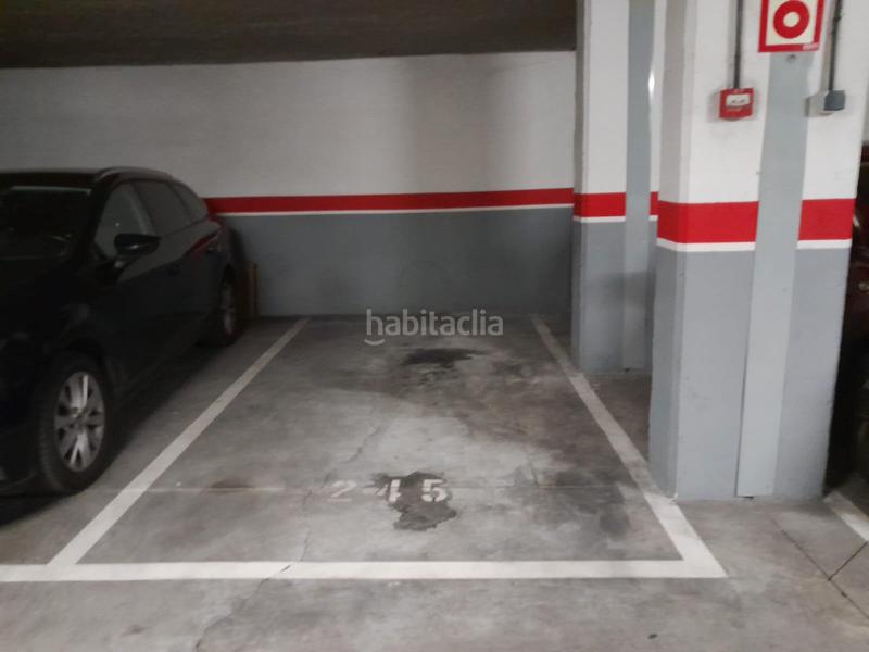 Foto 7957d4f7-5beb-492f-a619-881550df420f. Miete autoparkplatz in calle de berrocal 9 in Butarque Madrid