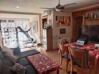 Appartement  Calle albuñuelas. 4 dormitorios 2 baños ascensor