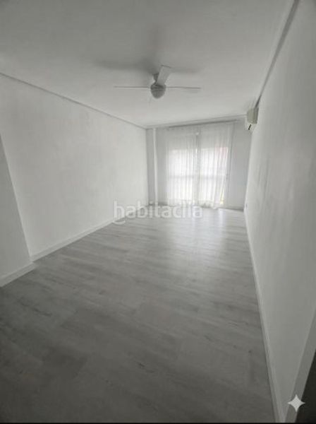 Foto d1b799d1-ef5a-4336-ace3-9fe5bc0640f3. Pis amb calefacció aparcament piscina a Butarque Madrid