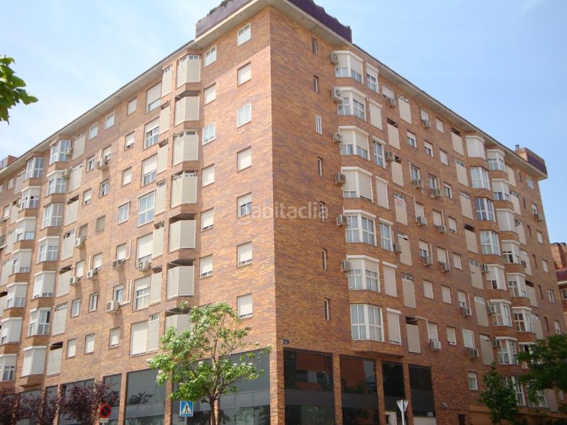 Foto d71b581c-5076-4ad7-9d13-733e7c3f7e11. Pis amb calefacció aparcament piscina a Butarque Madrid