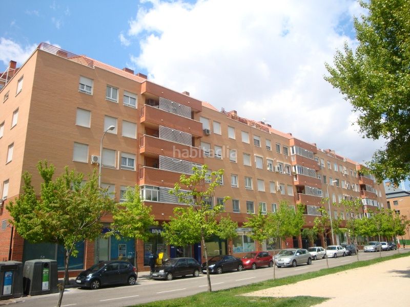 Foto 4704fa49-90da-47b6-af51-b75dae2c1cd6. Pis amb calefacció aparcament piscina a Butarque Madrid