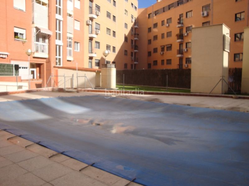 Foto 941e5814-fb39-45e0-a836-354bafdf90b0. Pis amb calefacció aparcament piscina a Butarque Madrid