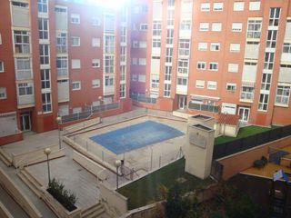 Appartement  Calle del americio. Bajo con jardin 3 dormitorios, 2 baños garaje trastero piscina