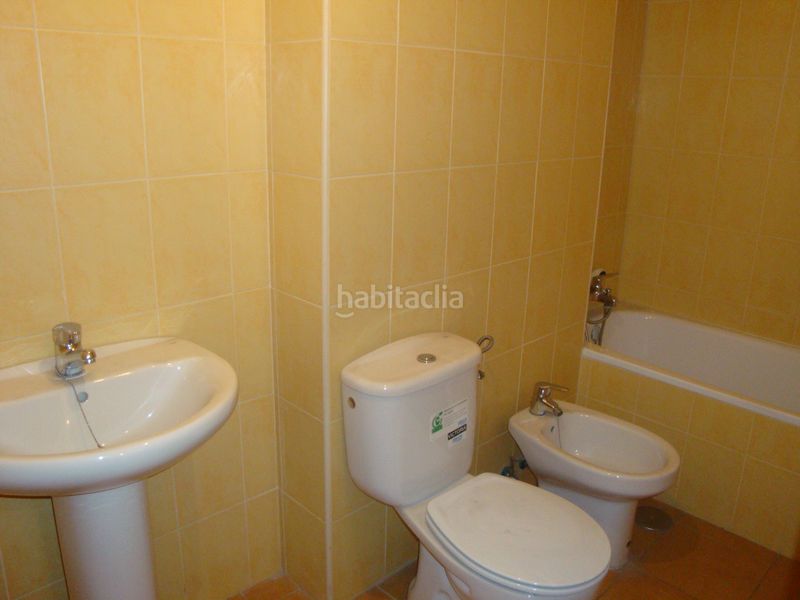 Foto ba49997e-d6f0-406e-a990-7b712647147b. Pis amb calefacció aparcament piscina a Butarque Madrid