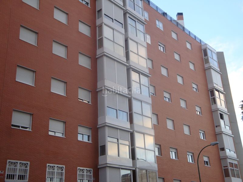Foto 5090c510-f723-4a01-a7c2-6c877d9a1109. Pis amb calefacció aparcament piscina a Butarque Madrid