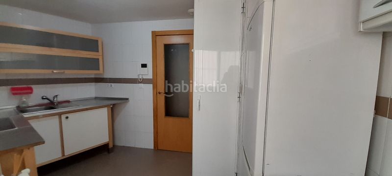 Foto f6191509-a334-4a7b-b68e-bc0fdc389565. Pis amb calefacció aparcament piscina a Butarque Madrid