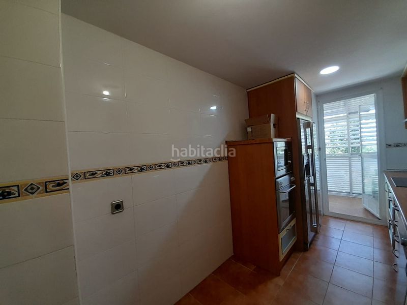 Foto 10e3b7a7-d3d5-4a00-a925-dcd153a7f53f. Pis amb calefacció aparcament piscina a Butarque Madrid