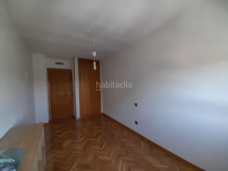 Foto 495b9723-5b81-47ba-b468-674ca140e3fe. Pis amb calefacció aparcament piscina a Butarque Madrid