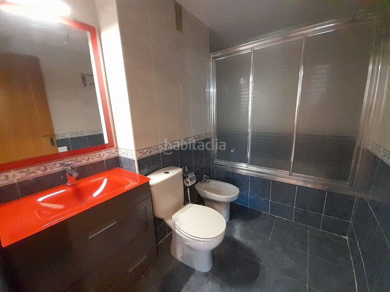 Foto ce519aef-f71e-4ca6-8657-95e65e417885. Pis amb calefacció aparcament piscina a Butarque Madrid