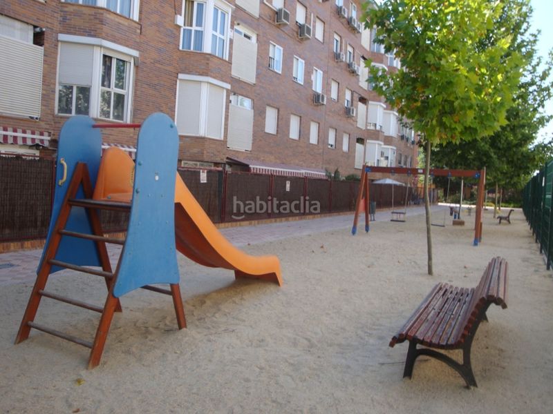 Foto cf097783-ab0a-46c0-a600-95fa9fd76124. Pis amb calefacció aparcament piscina a Butarque Madrid