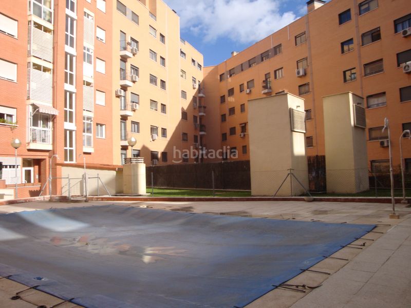 Foto a3c89a77-979a-4b70-b0cf-911da8b9d479. Pis amb calefacció aparcament piscina a Butarque Madrid